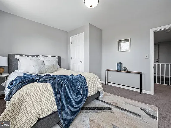 1028 W Cross St — Photo 3