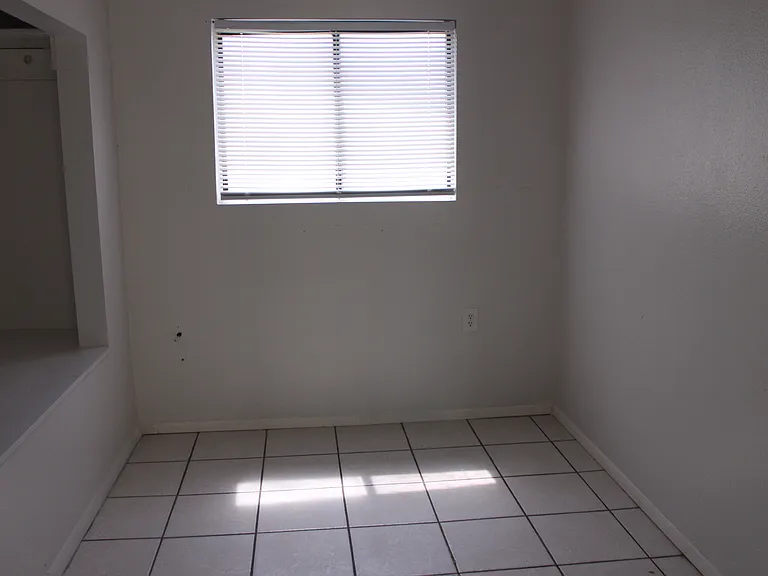 530 N Criss St — Photo 6