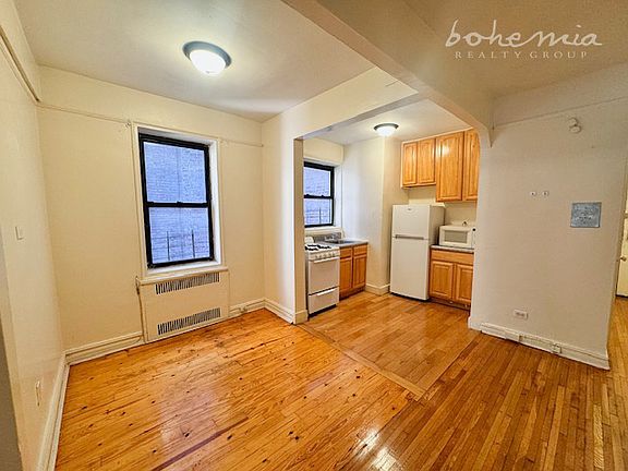 2nd image of 312 E 21st St APT 3J