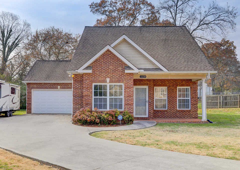 1st image of 2238 Woodrow Dr
