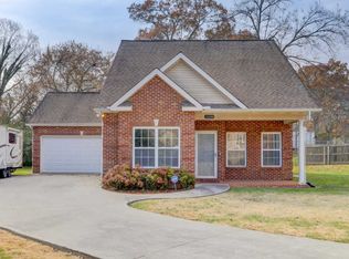 2238 Woodrow Dr, Knoxville, TN 37918