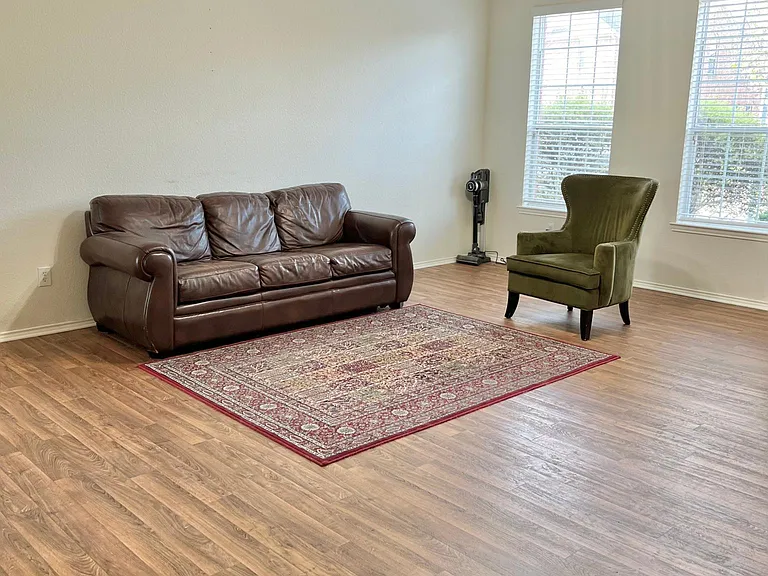 925 Jamie Dr — Photo 12