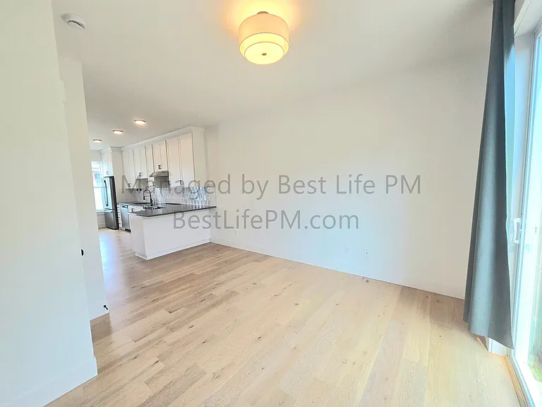 310 NE 58th Ave — Photo 10