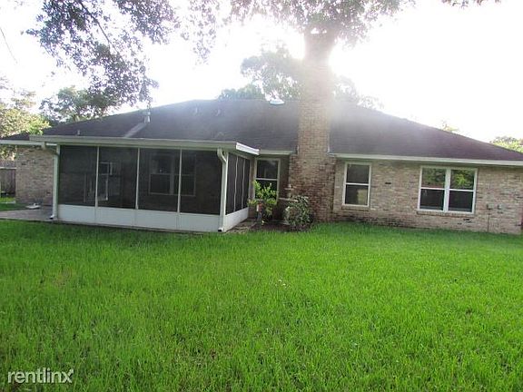 3rd image of 900 Broadmoor Blvd