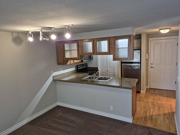 2nd image of 2200 Thorndyke Ave W APT 206