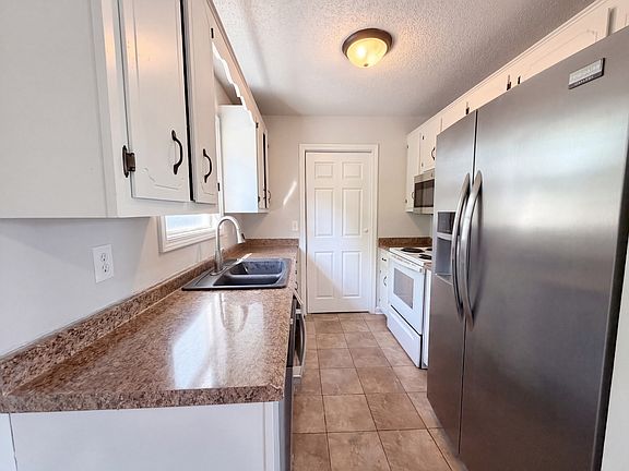5th image of 3244 S Senseney Cir