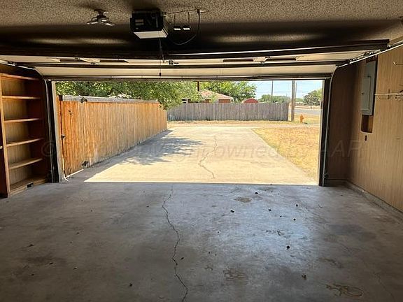 5th image of 2725 James Louis Dr