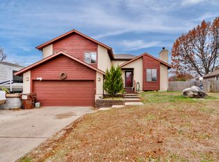 2907 S Scotts Ln, Springfield, MO 65807