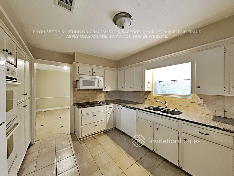 16395 Havenpark Dr — Photo 8
