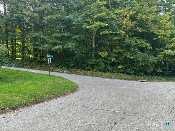 2 Kimmick Road, Old Lyme, CT 06371