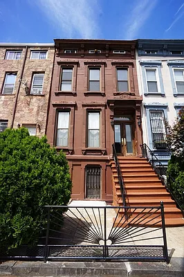 Rented by Corcoran | media 21
