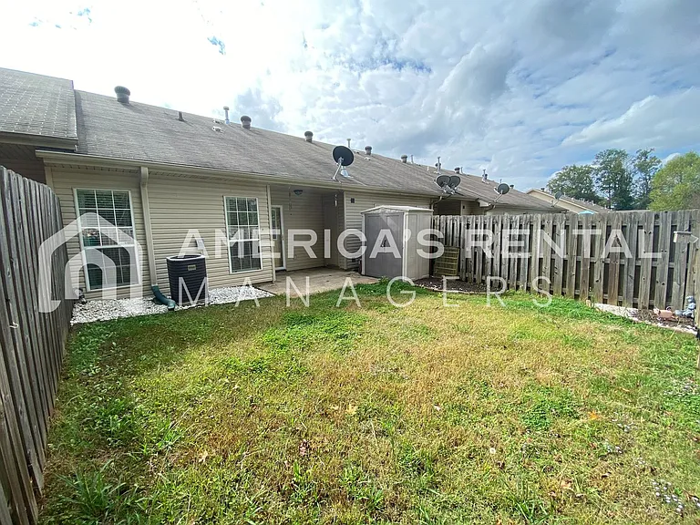 2807 Southwood Ln — Photo 21