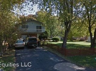 515 Livingston St, McHenry, IL 60050