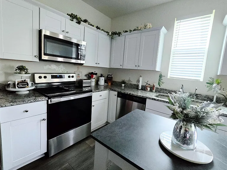 19506 Caymus Dr — Photo 8