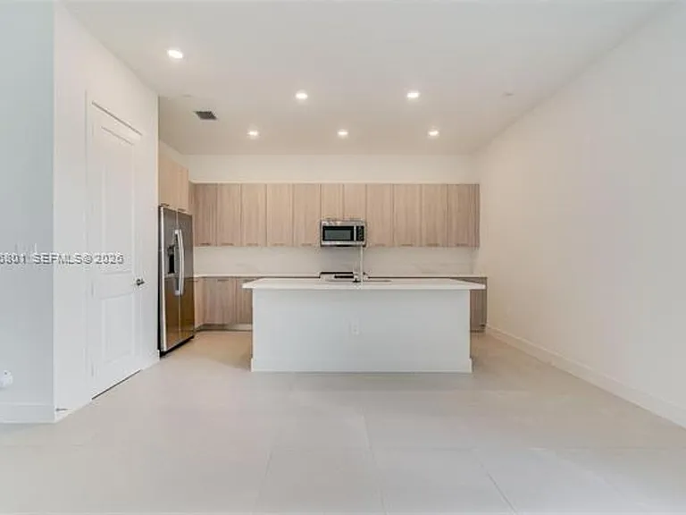 4480 SW 122nd Ter — Photo 5
