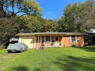 1219 E 15th St, Irving, TX 75060