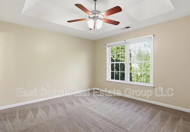 24 Mabel Ln — Photo 23