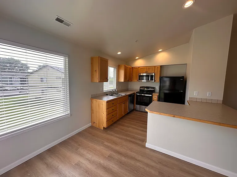 2105 E White Oak Ct #201 — Photo 25