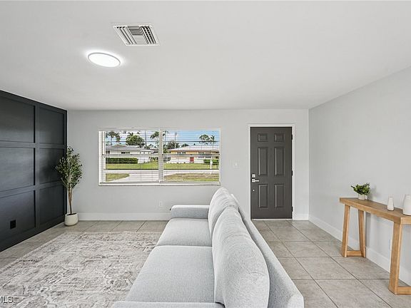 3rd image of 2342 Aldridge Ave