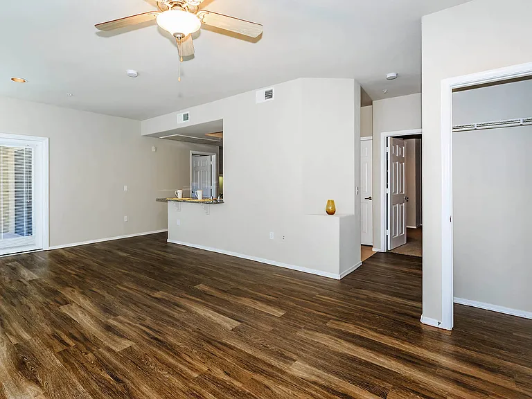 2b2 Renovated 1141 SQFT 2 Bed 2 Bath