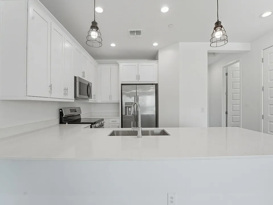 4063 E Amoroso Dr