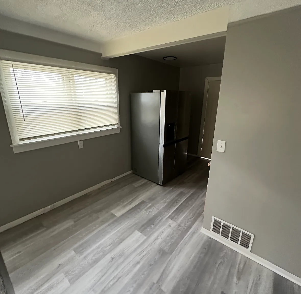 2 bed, 696 sqft, $1,200 — Photo 4
