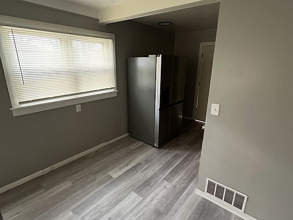 4th image of 20761 Atlantic Ave