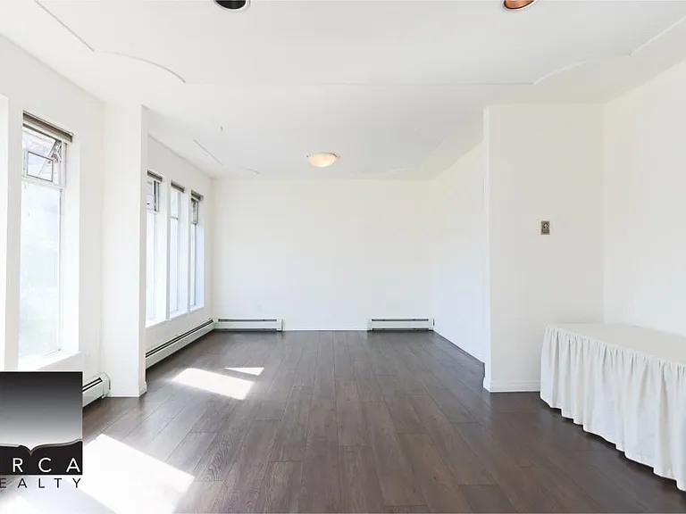 6400 Dakota Dr — Photo 29