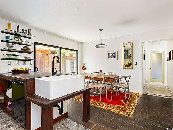 5th image of 329 Awini Pl