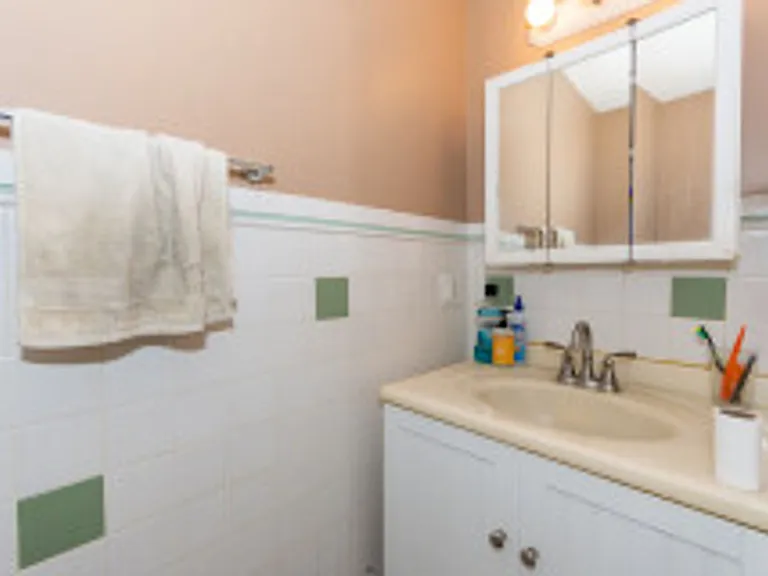 8 Saint Lukes Rd #B — Photo 6