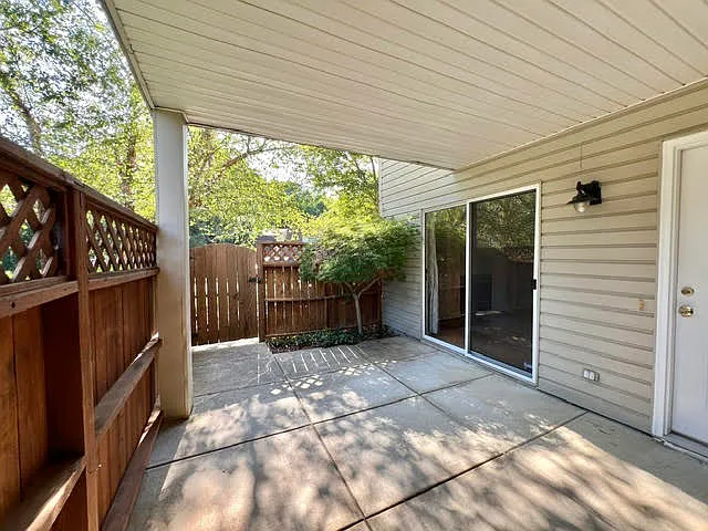 434 Summerwalk Cir — Photo 2