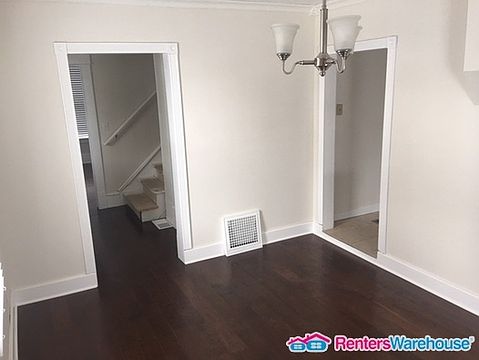 4th image of 2531 13th Ave E
