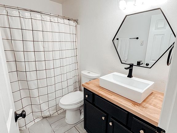 3rd image of 1389 Bayview Ct #101