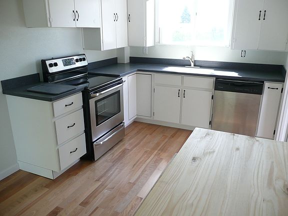 3rd image of 1125 Tower St