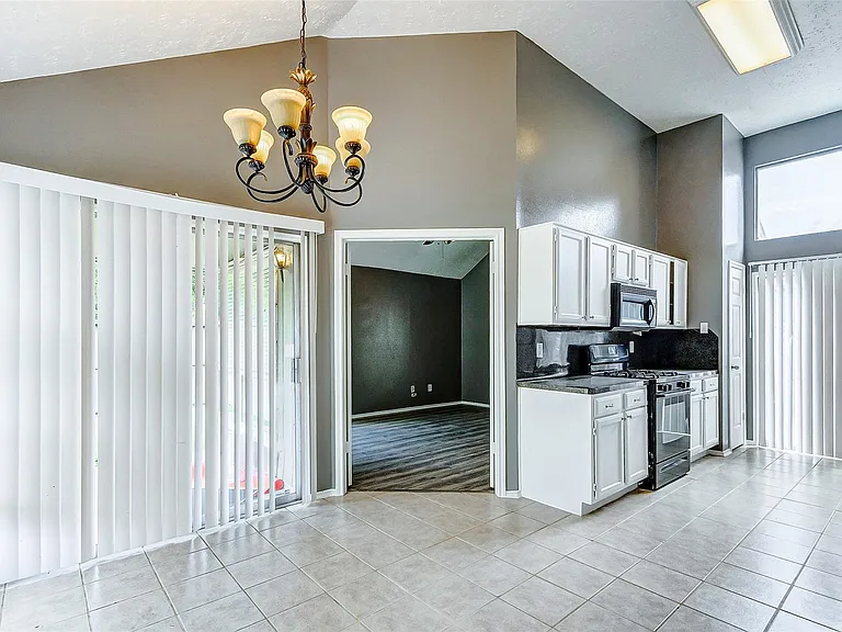 8410 Fawn Wind Ct — Photo 11