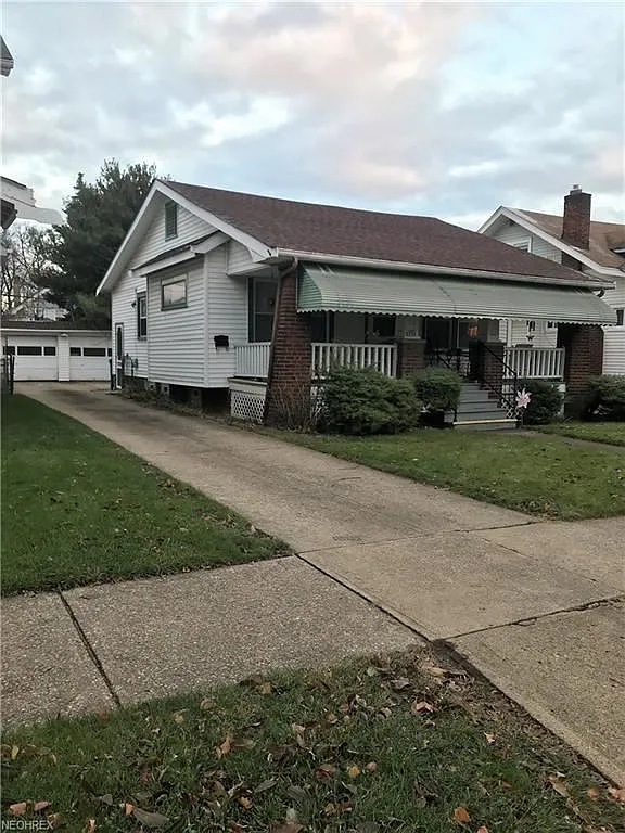 3717 W 137th St photo 1