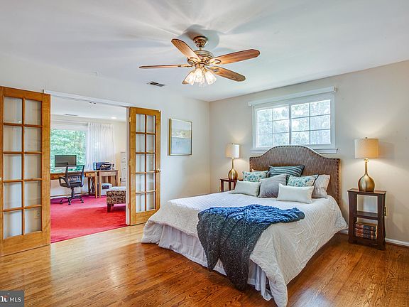 5th image of 4907 Gainsborough Dr