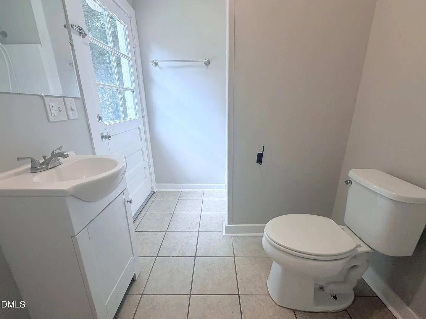 135 N West St — Photo 2