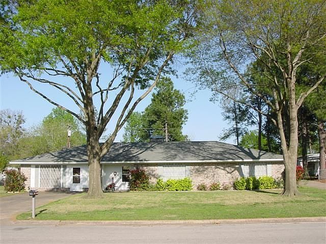 1st image of 208 Lou Ave