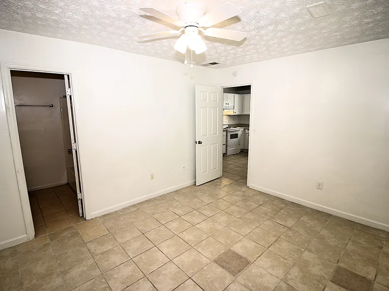 8365 Warren Dr — Photo 9