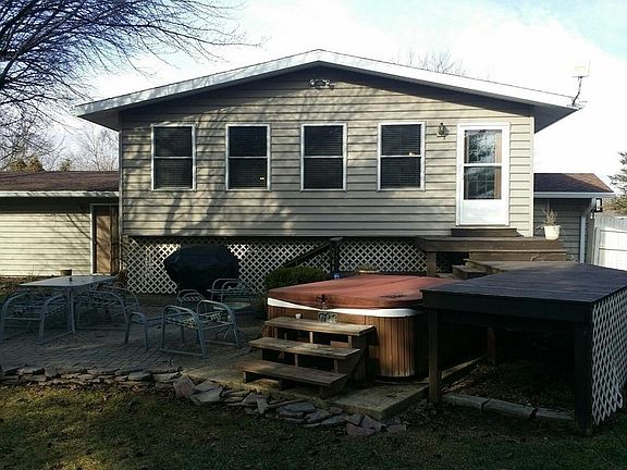 Rear : Rear of House, looking at Sunroom.