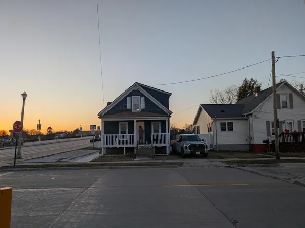 2202 Jackson St #1, Two Rivers, WI 54241