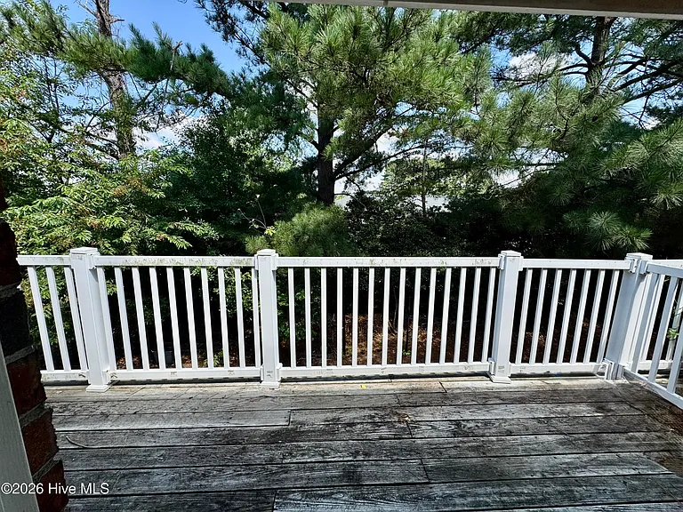 1251 Westpointe Dr #6 — Photo 9