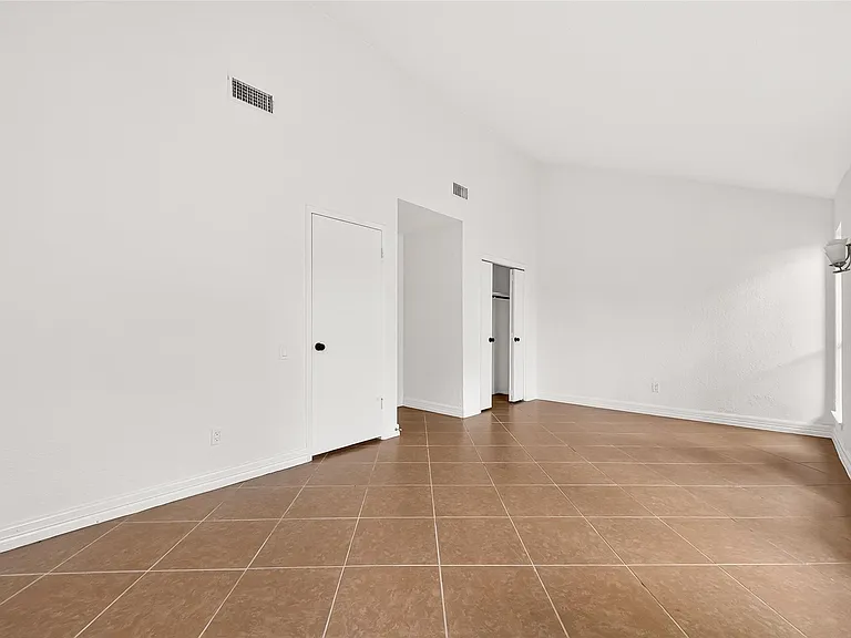 8632 Maplecrest Dr — Photo 14