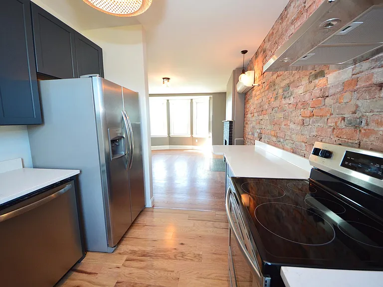 650 E McMillan St #5 — Photo 4