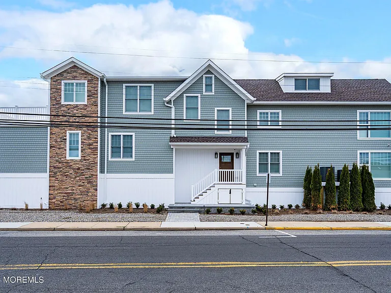 543 Brielle Rd — Photo 2