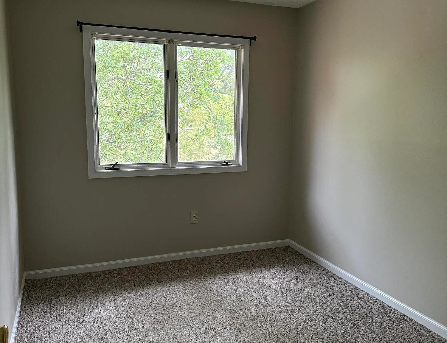 2 bed, 1.5 bath, $2,400 — Photo 4