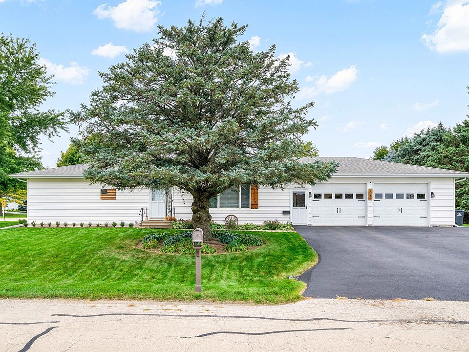 1st image of 625 W Fuller Dr