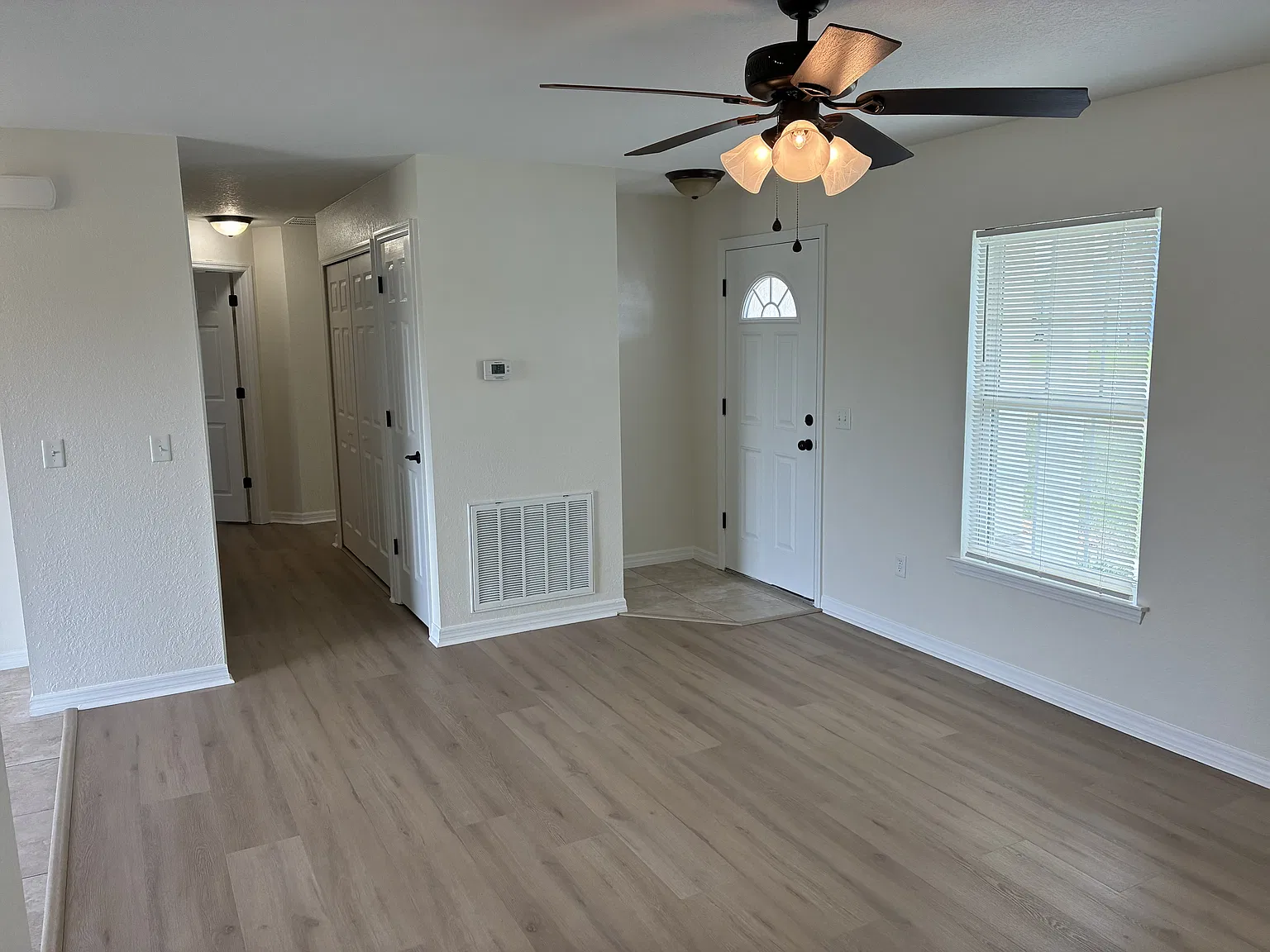 3 bed, 1077 sqft, $1,500 — Photo 4