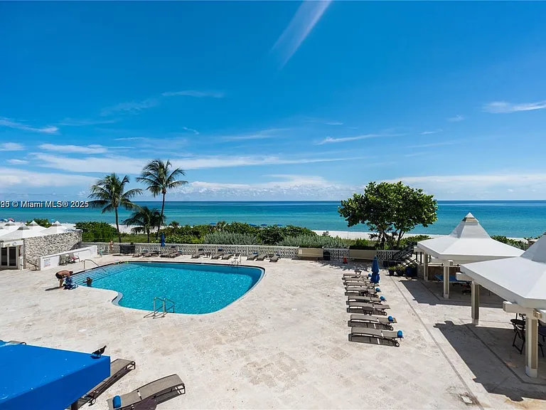 5555 Collins Ave #11U — Photo 4